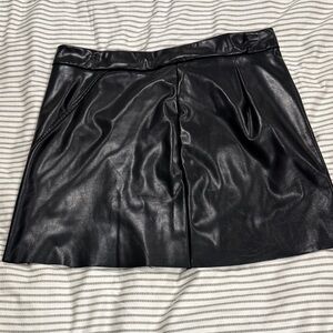 SHEIN Black Faux Leather Mini Skirt